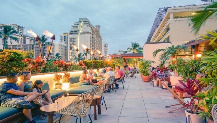 sunset dining waikiki