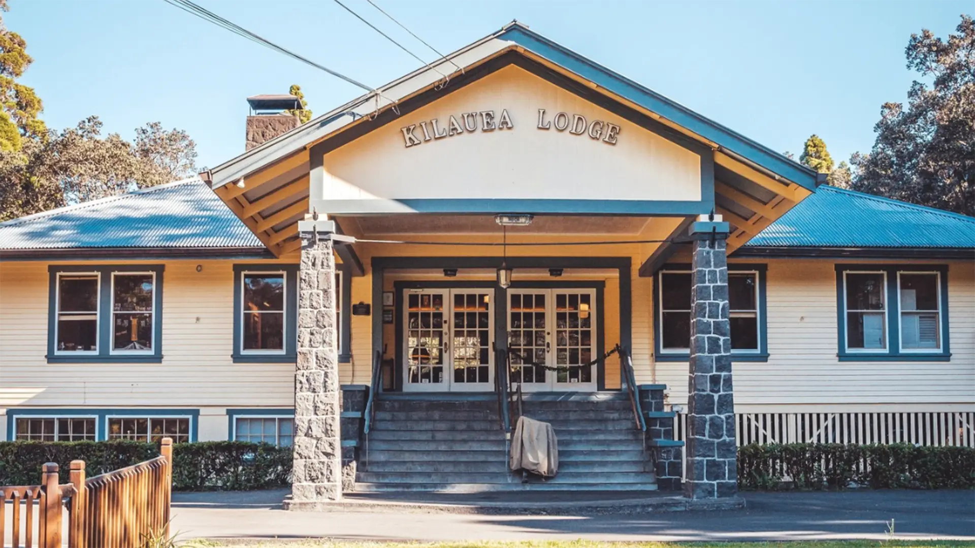 Kilauea Lodge
