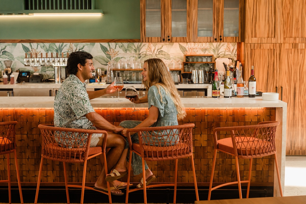 Outrigger Kona Resort and Spa Piko Coffee & Wine