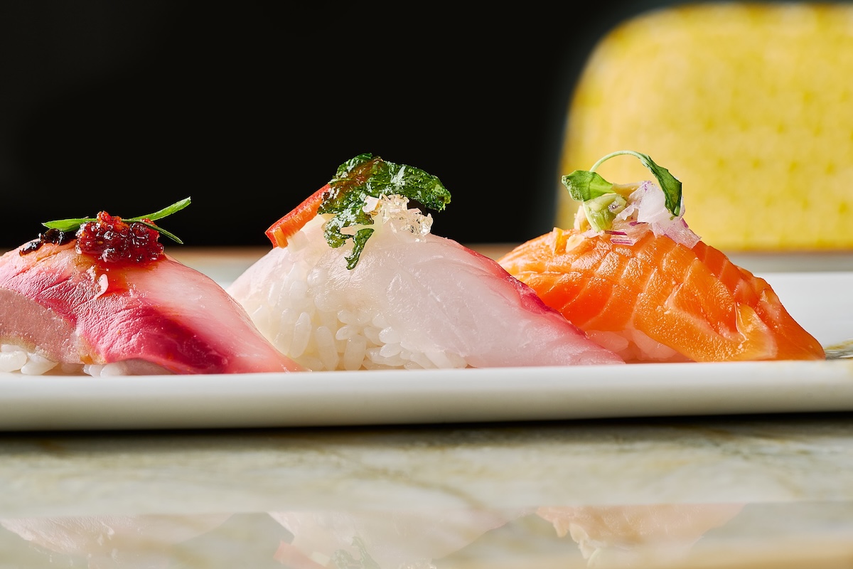 A plate with 3 types of nigiri.