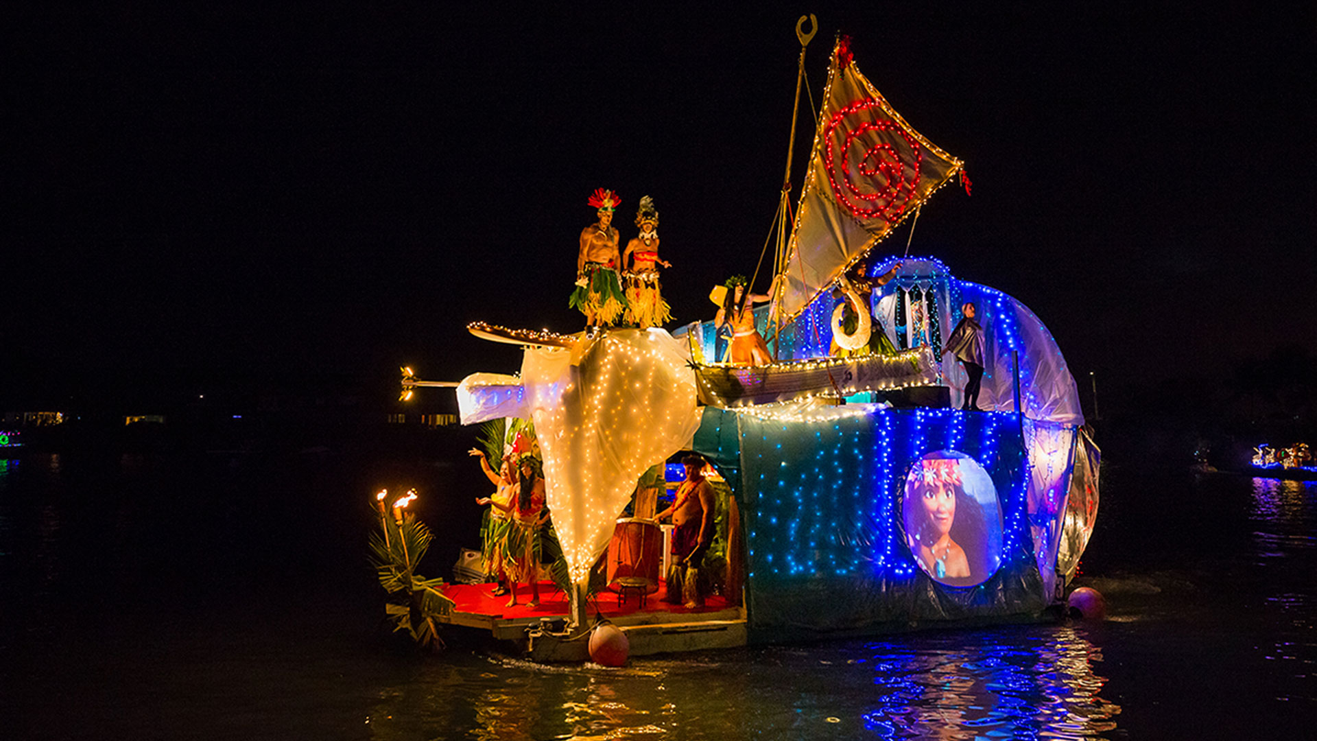 Honolulu's Holiday Traditions, Old and New, Light Up the Season